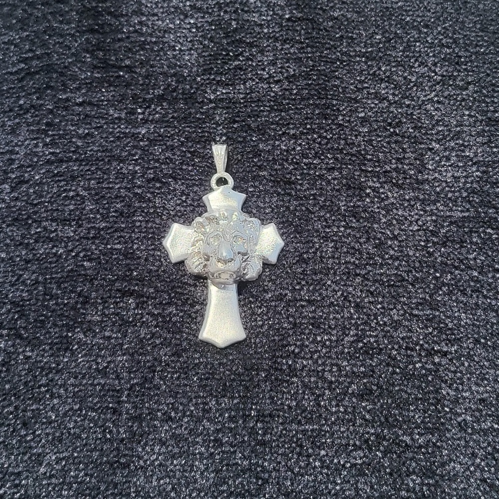 Handmade Pure Silver 0.999 Lion pendant